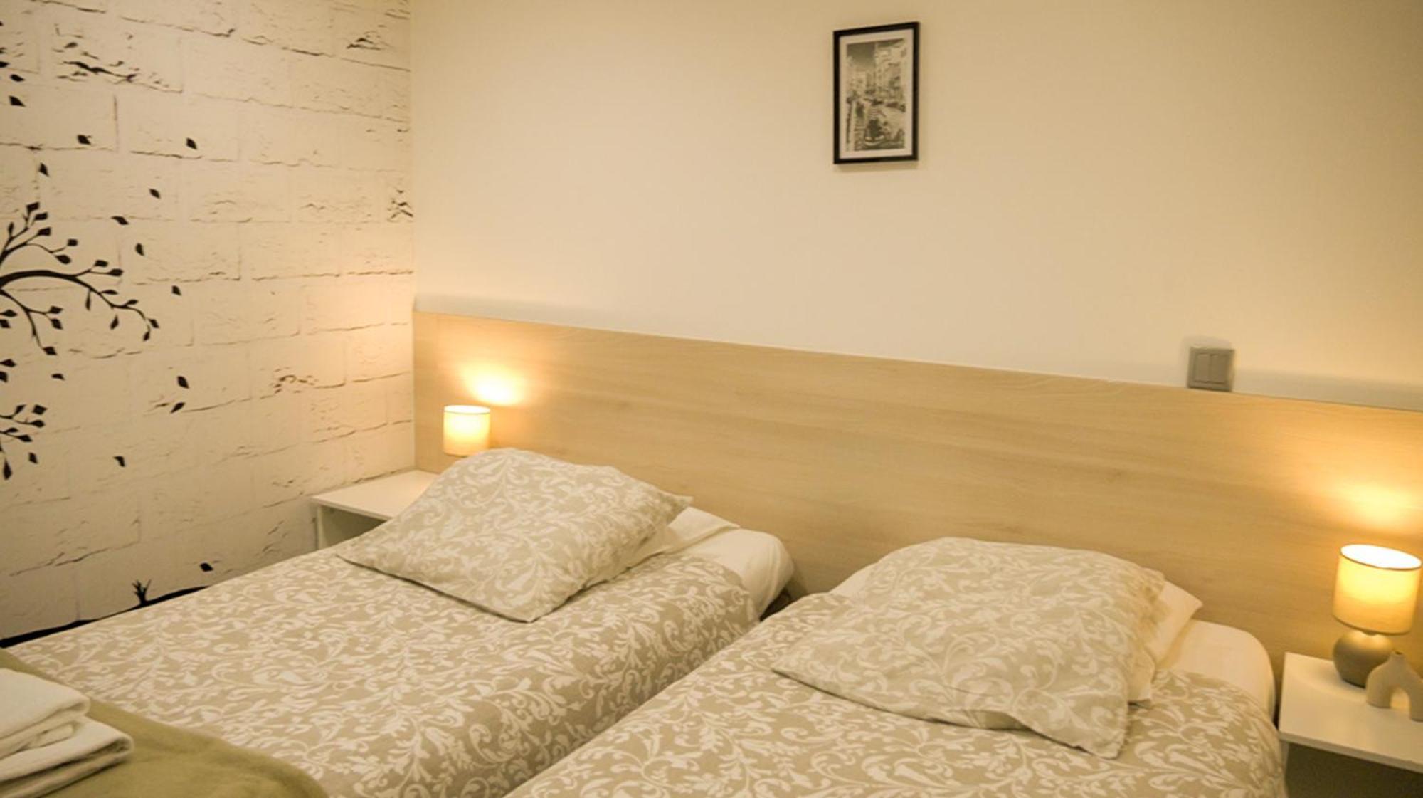 Appartement 1-4 Pers - Aeroport Cdg, Parc Expo, Villepinte - A L'Ombre Du Pin "9" Le Pin  외부 사진